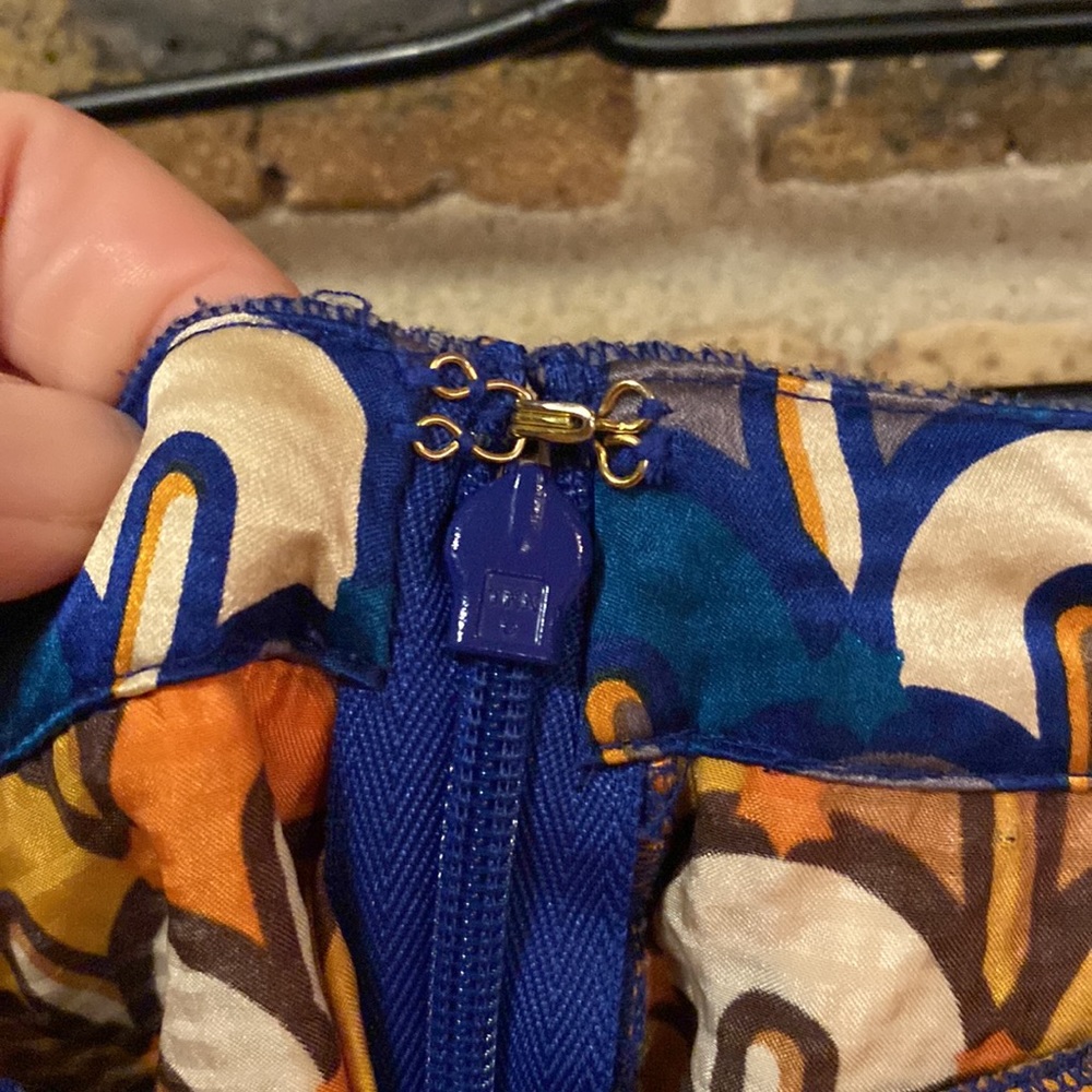 Tory Burch 100% silk pleated graphic two tone skirt, Women’s sized 4 - Picture 6 of 11